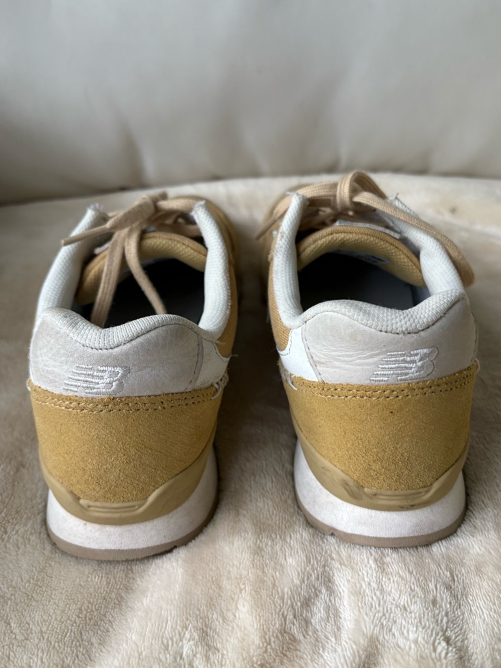 New Balance 696 sneakers• mustard yellow/ tan• women size 8.5 - Picture 9 of 12